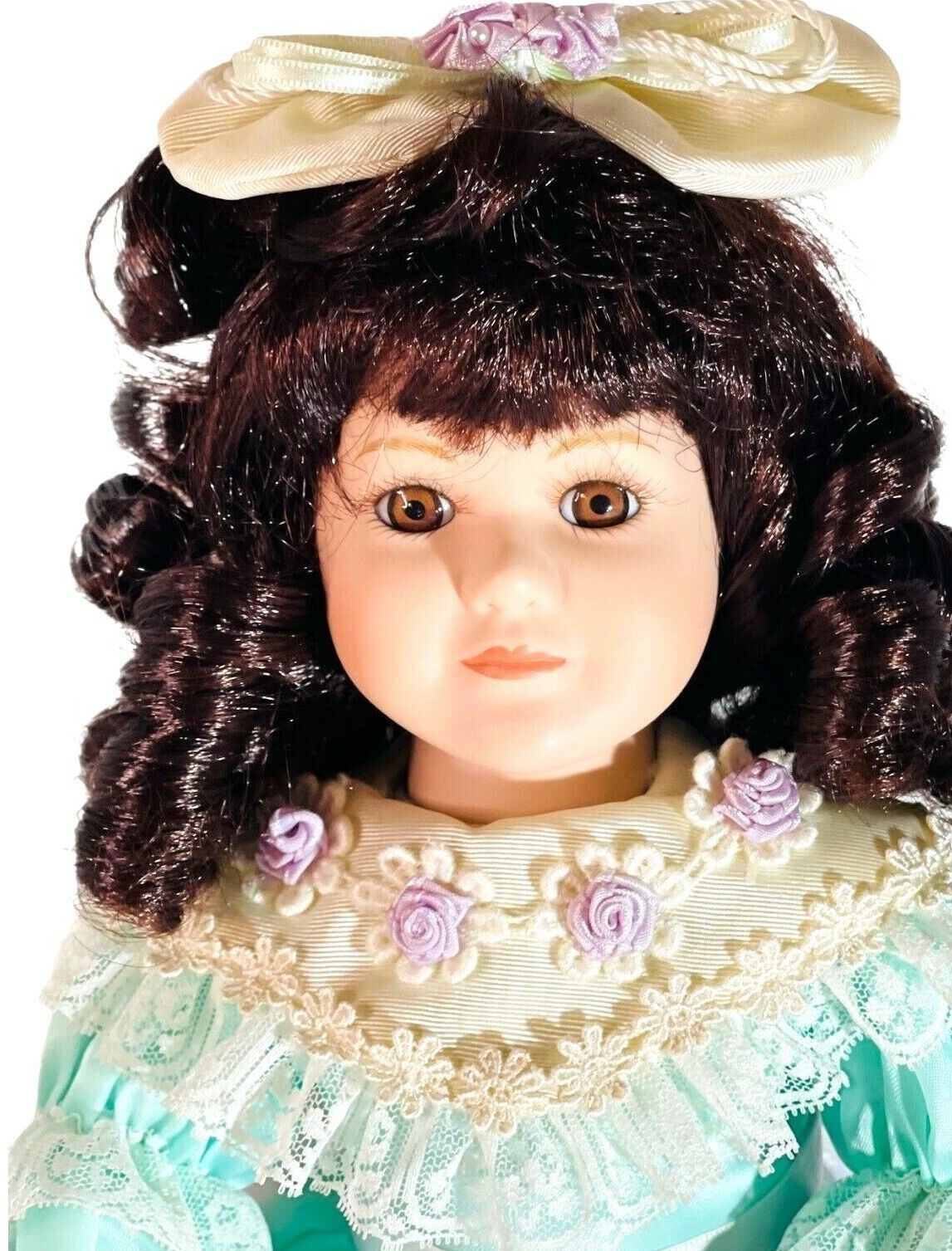 \Heritage House Porcelain Doll "Plays: Some Enchanting Evening" Pre-owned