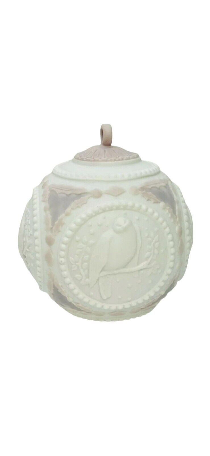 1991-LLADRO VALENCICA PORCELAIN SPRING & SUMMER BELL & BALL FIGUFINRE