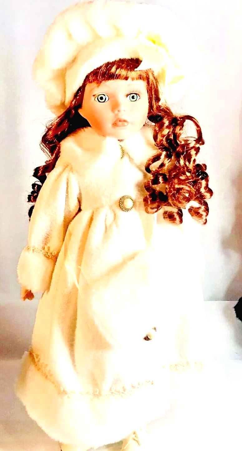 Limited Edition Porcelain Doll 2001 Emily Elizabeth w/Long Curly Hair Design PS