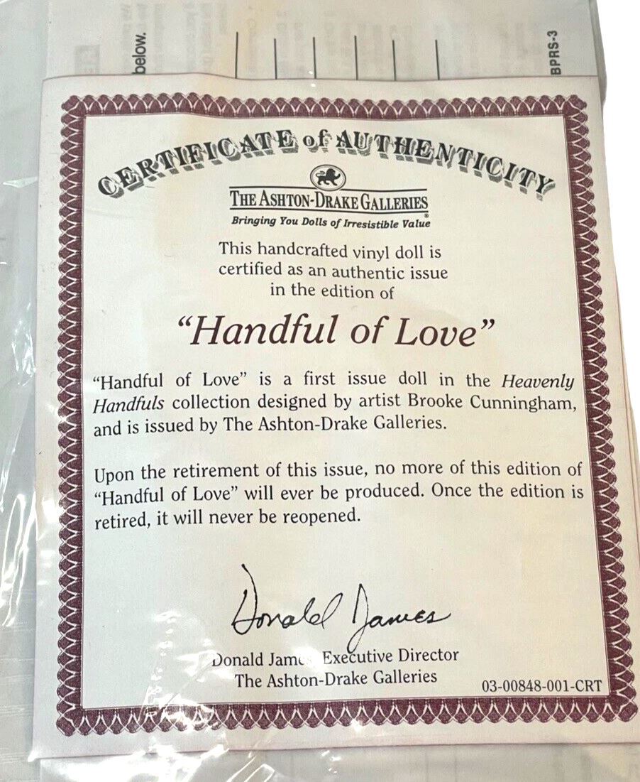 ASHTON-DRAKE GALLERIES LIFELIKE VINYL DOLL “HANDFUL OF LOVE” L 4.5”