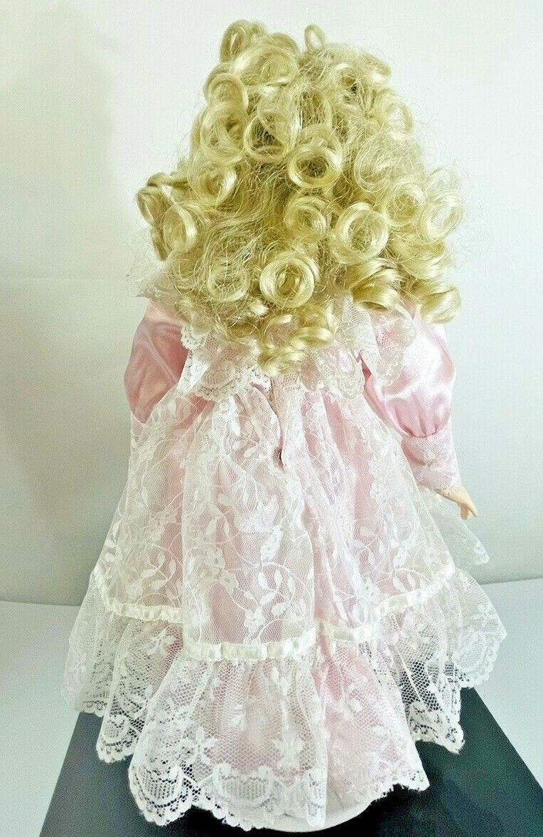 Franklin Mint Heirloom 20'' Porcelain Doll Blonde Hair/Pink Satin Dress VINTAGE