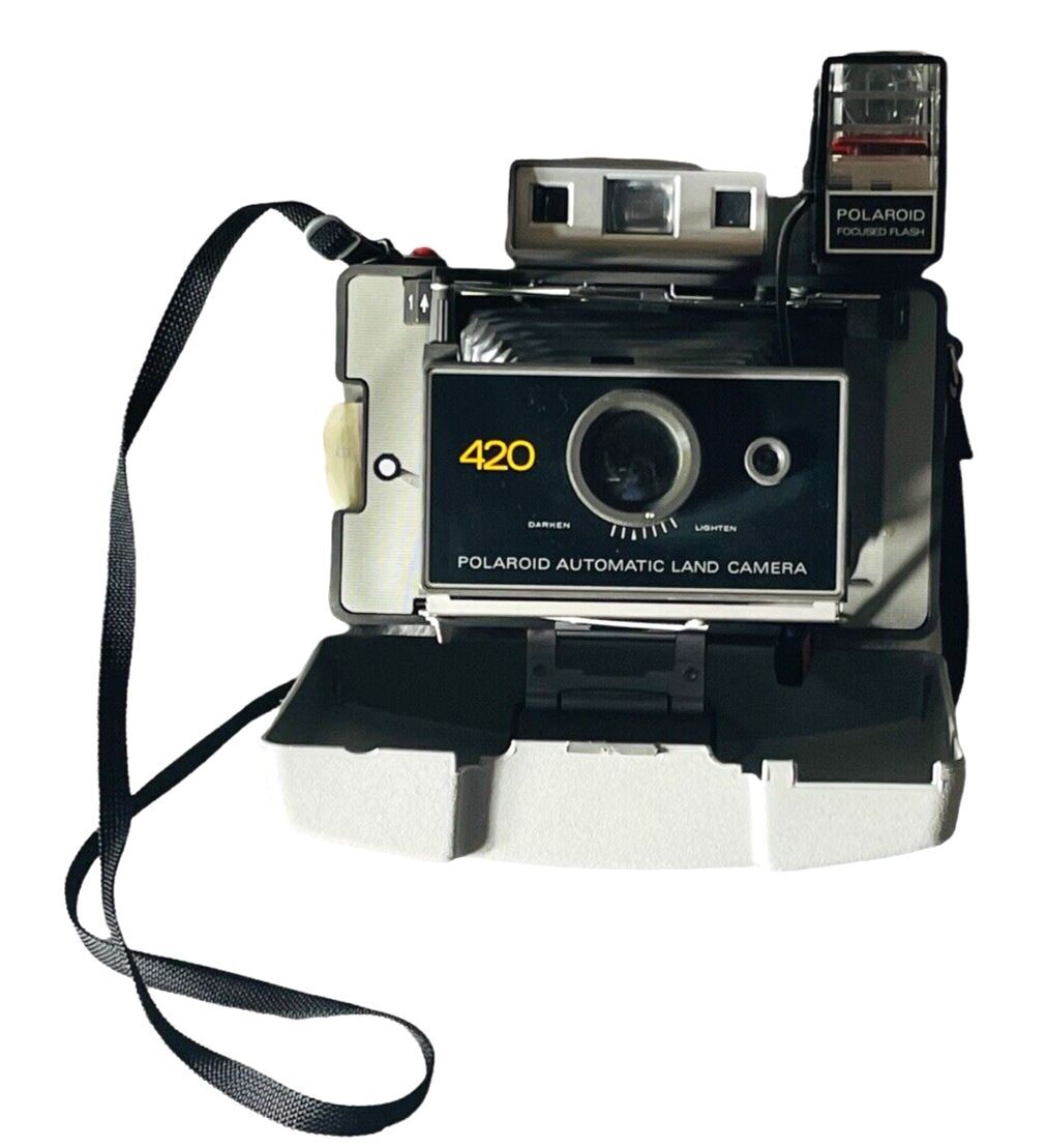 Polaroid Automatic Land Camera 420~Focus Flash~SelfTimer~Original Casing ~ VINTA