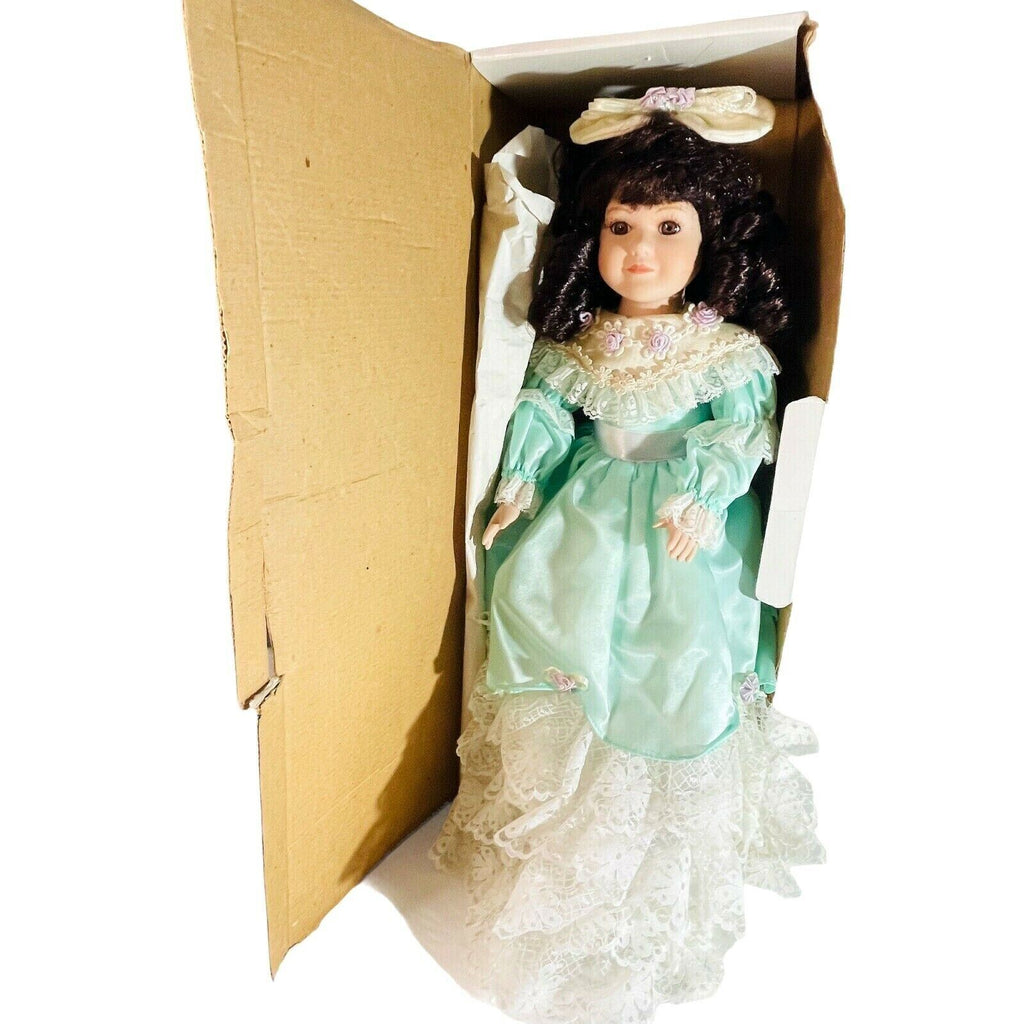 \Heritage House Porcelain Doll "Plays: Some Enchanting Evening" Pre-owned
