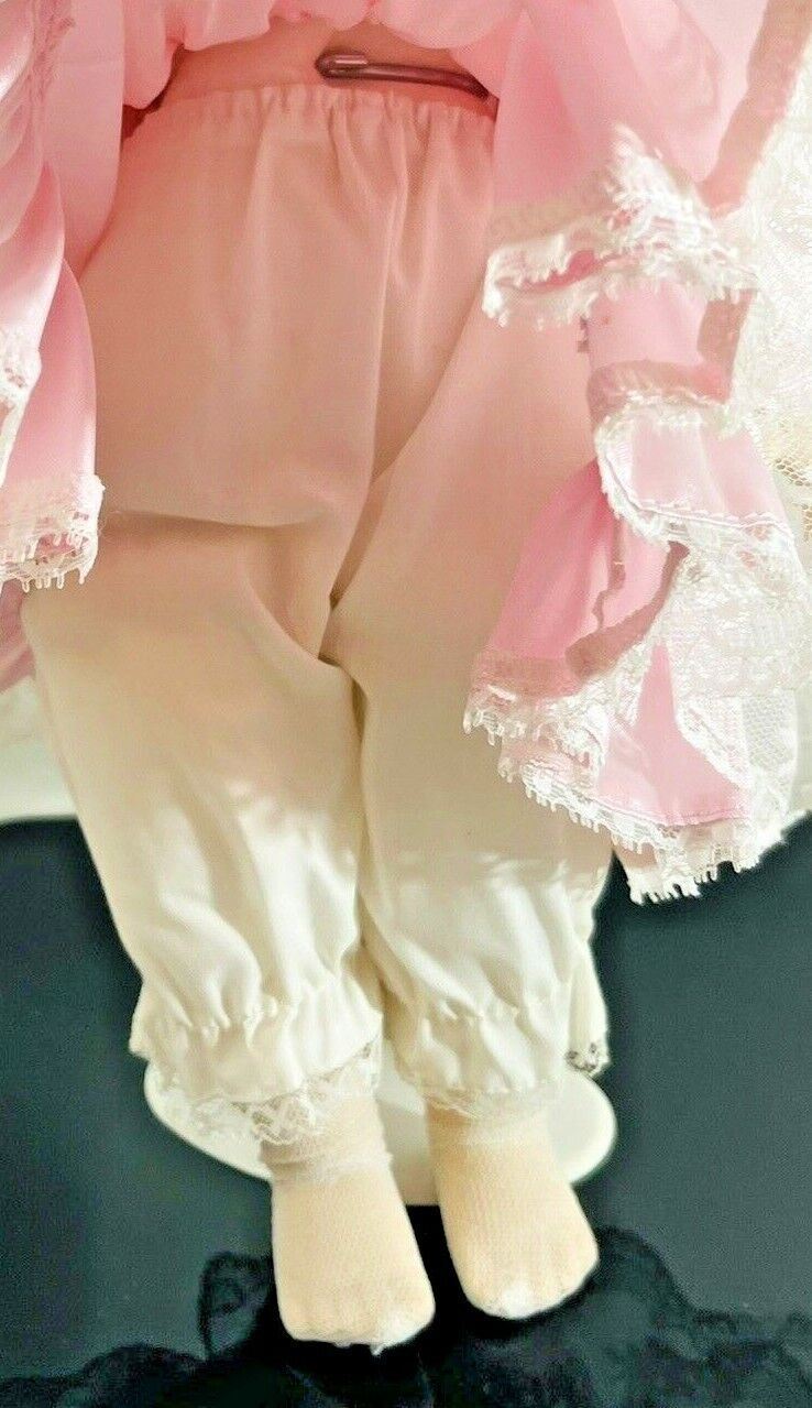 Franklin Mint Heirloom 20'' Porcelain Doll Blonde Hair/Pink Satin Dress VINTAGE