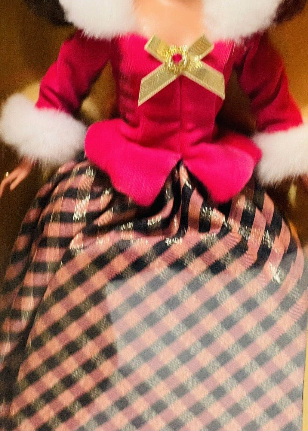 Mattel 16873 Barbie Doll Brunette Avon Winter Rhapsody 2nd In Series 1995