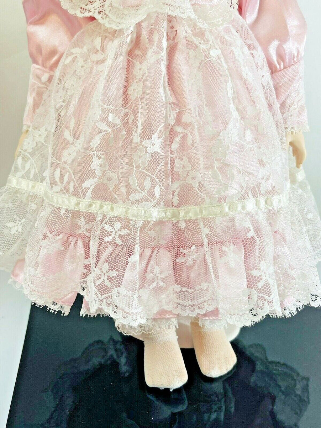 Franklin Mint Heirloom 20'' Porcelain Doll Blonde Hair/Pink Satin Dress VINTAGE