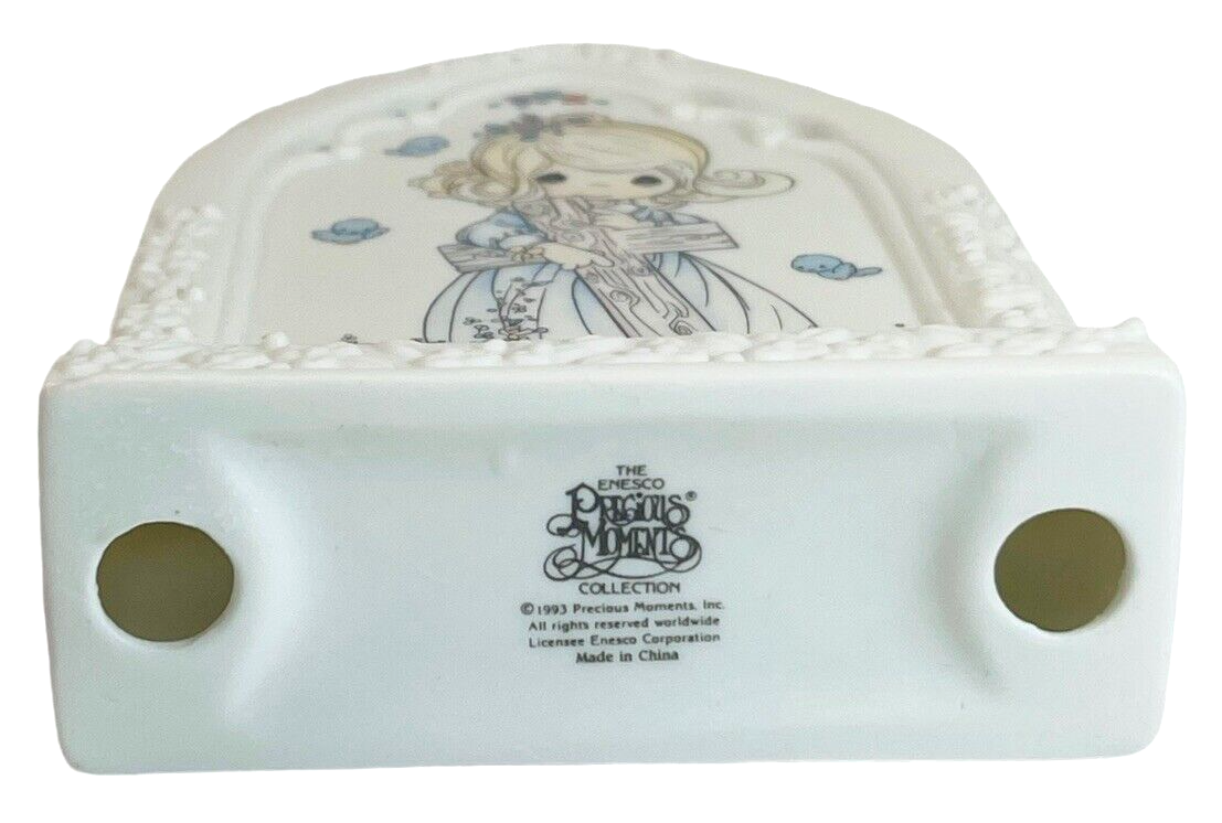 Precious Moments GIRL HOLDING CROSS PLAQUE 1993 Enesco - 255866