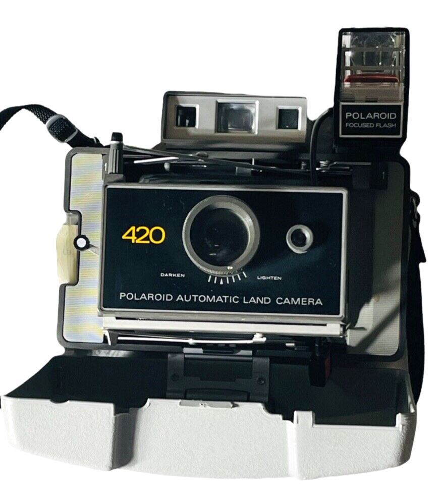 Polaroid Automatic Land Camera 420~Focus Flash~SelfTimer~Original Casing ~ VINTA