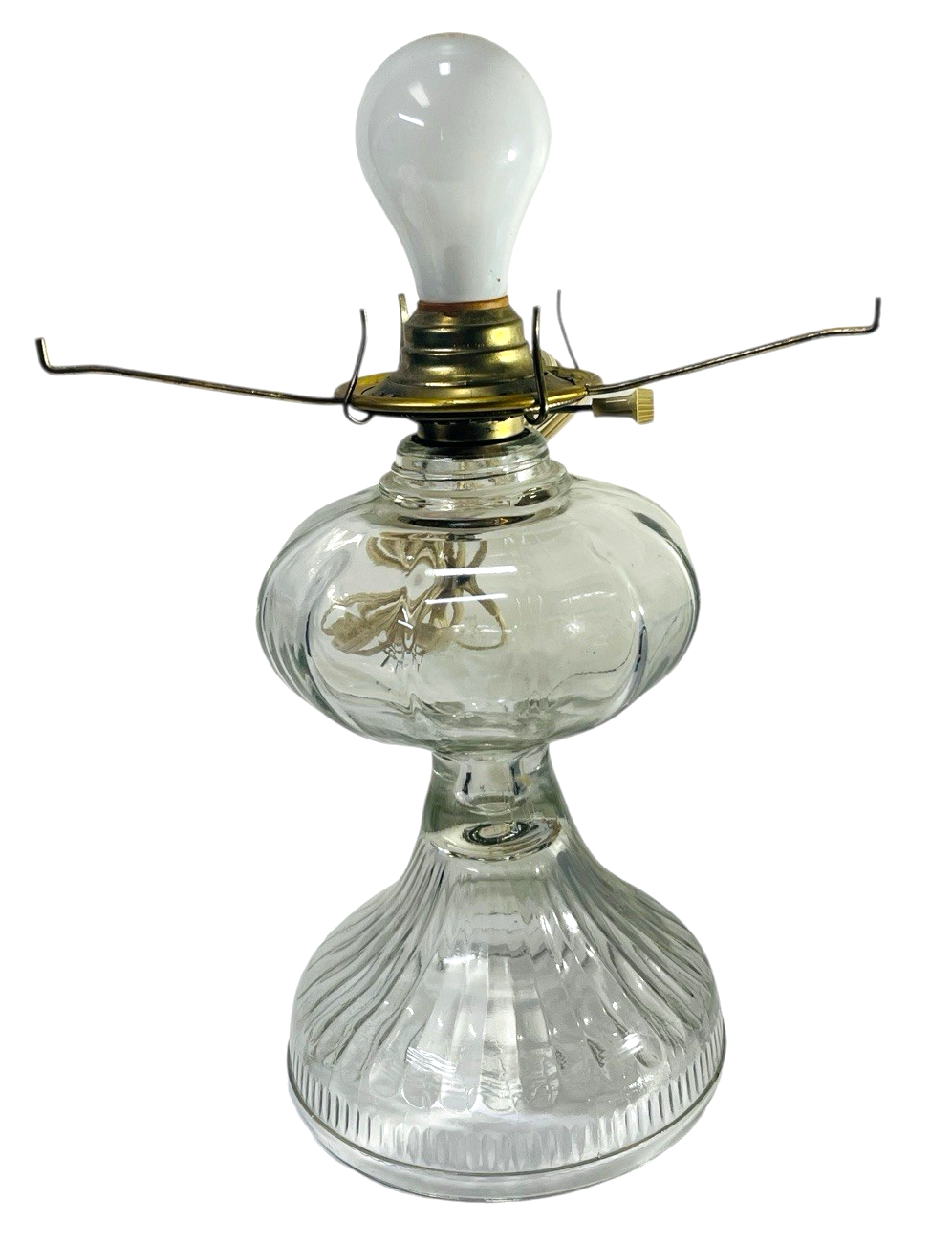 VINTAGE GONE WITH THE WIND MILK GLASS LAMP (CAN BE USE AS ELECTRIC OR OIL LAMP).