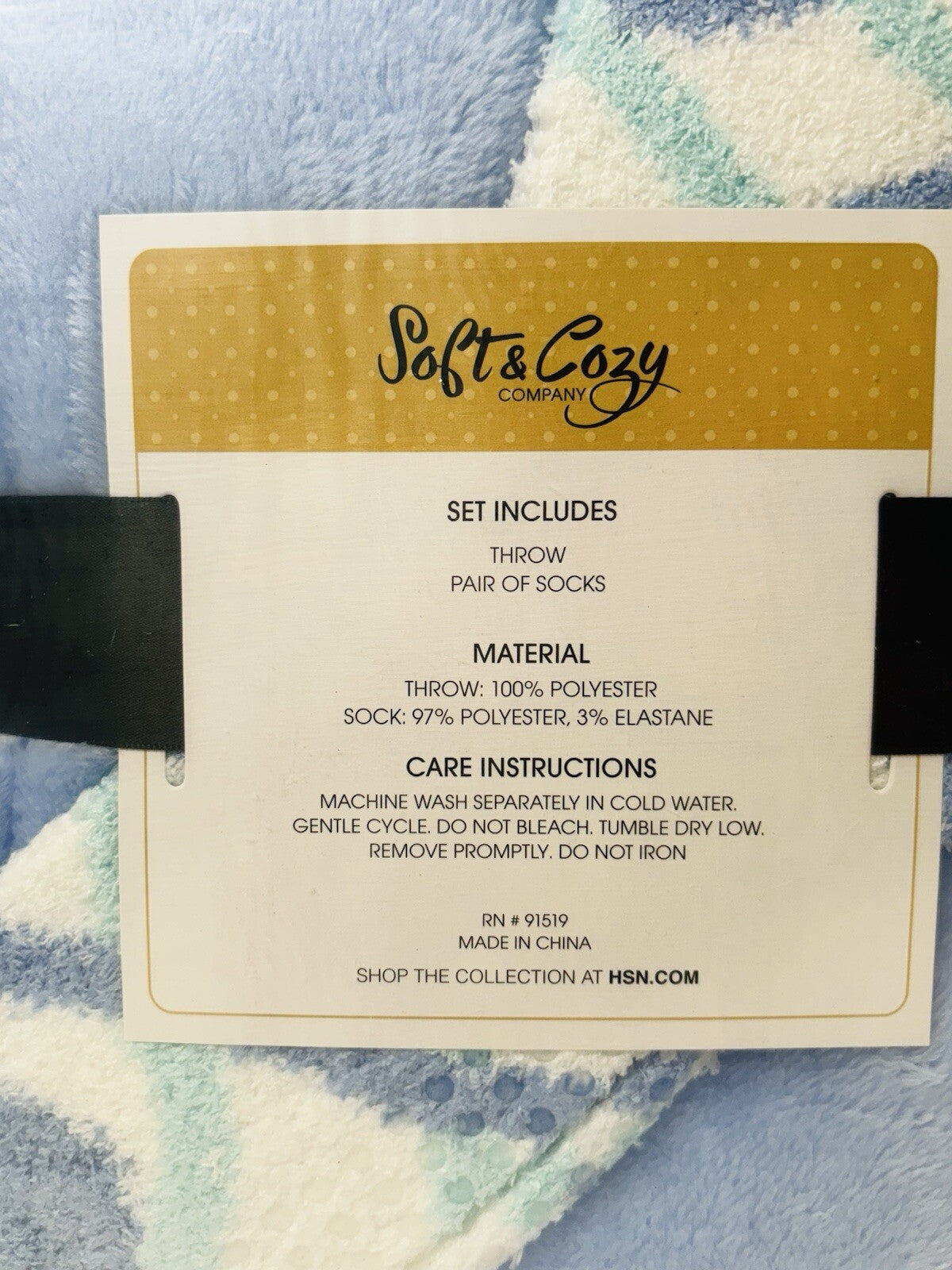 Soft & Cozy Company Throw Blanket & Pair of Socks SKY BLUE Brand New in Package!