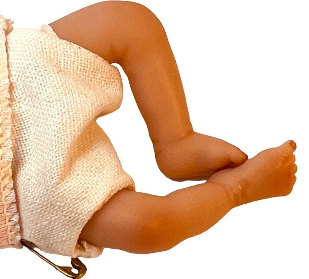 ASHTON-DRAKE GALLERIES LIFELIKE VINYL DOLL “HANDFUL OF LOVE” L 4.5”