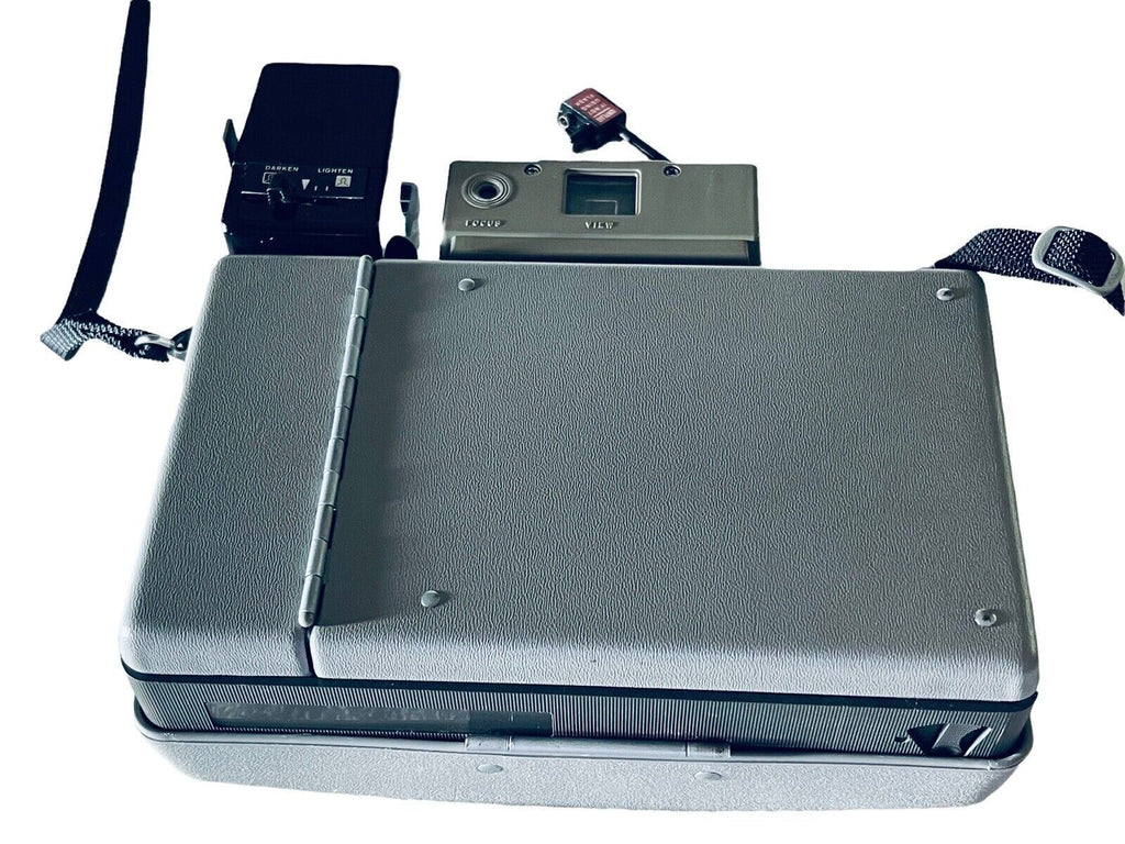 Polaroid Automatic Land Camera 420~Focus Flash~SelfTimer~Original Casing ~ VINTA