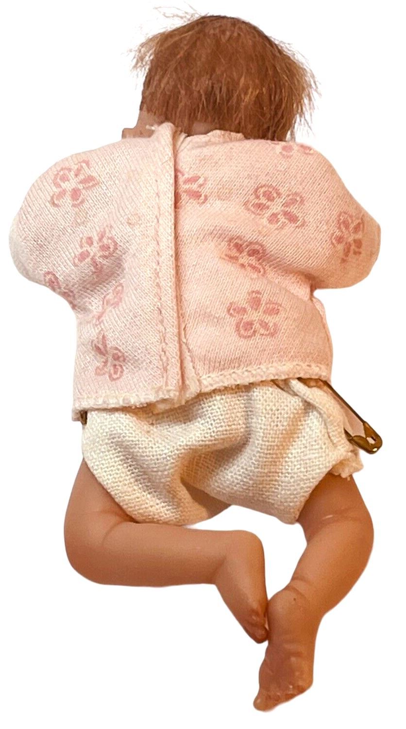 ASHTON-DRAKE GALLERIES LIFELIKE VINYL DOLL “HANDFUL OF LOVE” L 4.5”