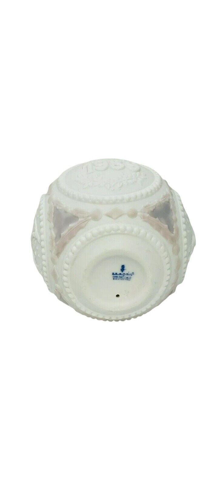 1991-LLADRO VALENCICA PORCELAIN SPRING & SUMMER BELL & BALL FIGUFINRE