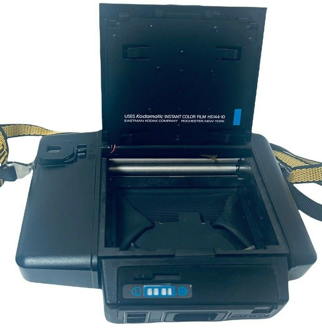 Instant Camera 980L with Electronic Flash & Shoulder Strap,  Kodamatic™~VINTAGE