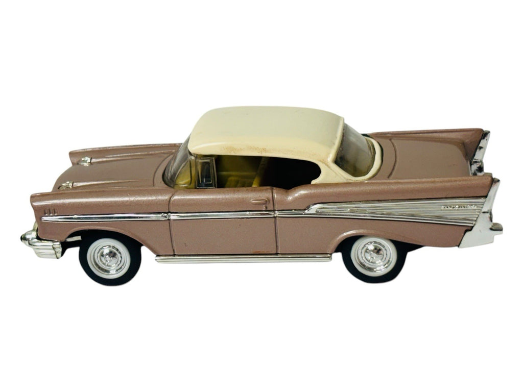 1957 Chevrolet BelAir 1:43 Lucky DieCast / Yat Ming / Road Signature 94201