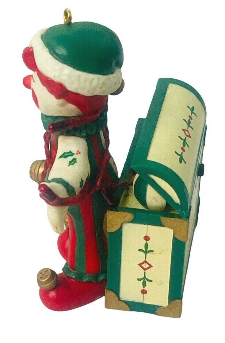 LOT of 2 PORCELAIN CLOW - CLOWN UNDER THE MOON & CLOWN W/TOYBOX VINTAGE