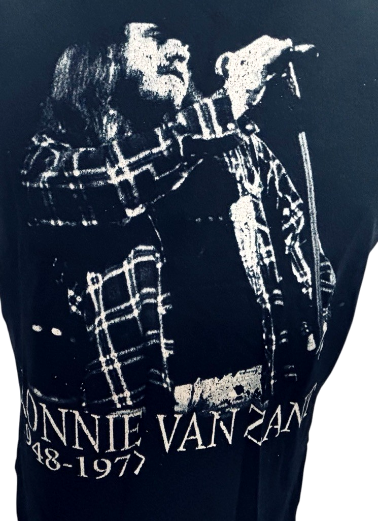 RONNIE VAN ZANT 1948 - 1977 T-SHIRT SIZE: LARGE