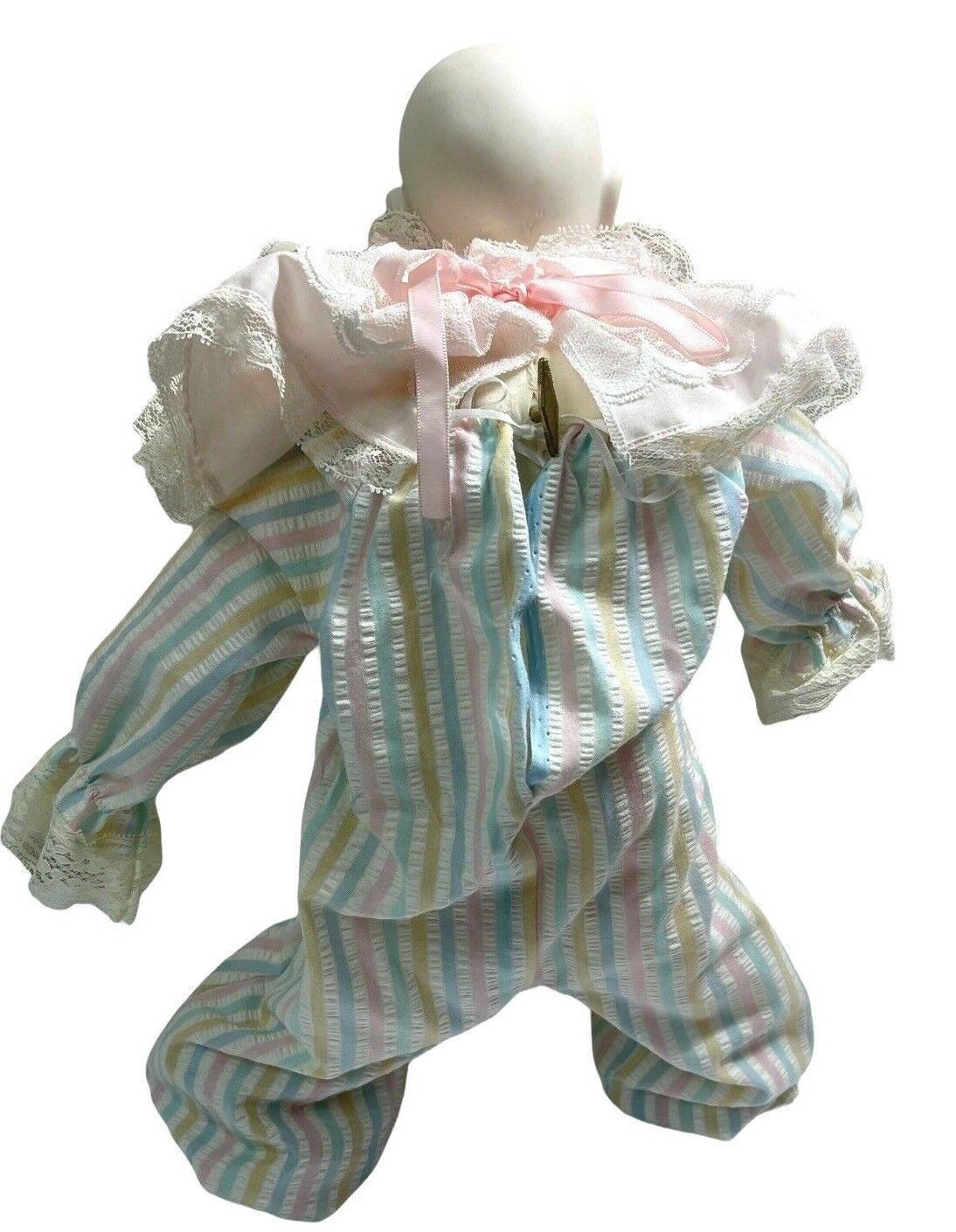 Adorable 20" Porcelain Clown Doll "1980 WINDUP, with Doll Stand, By; Joyce Wolf