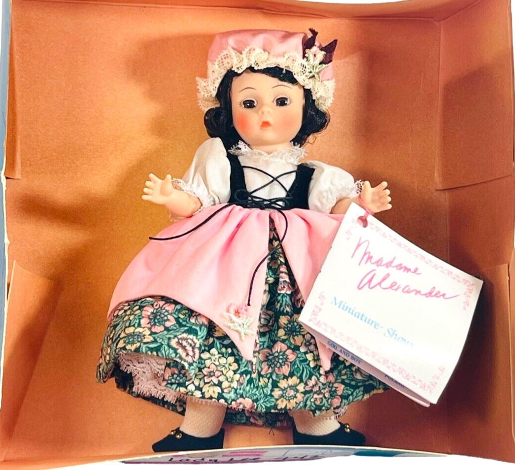Miniature Showcase 8 in. Doll Lady Lee 442 Internation Series Madame Alexander