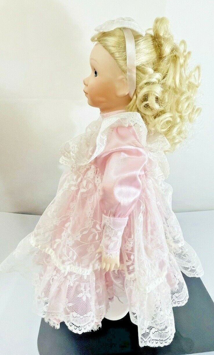 Franklin Mint Heirloom 20'' Porcelain Doll Blonde Hair/Pink Satin Dress VINTAGE