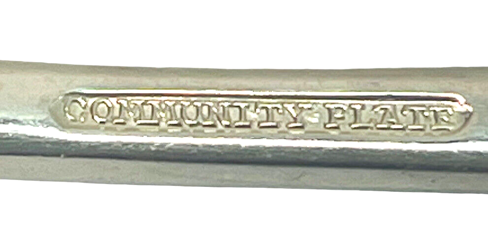 FLATE SILVERWEAR SET, 16-PEICE (1-TEASPOON MISSING) COMMUNITY ~ VINTAGE~PREOWNED