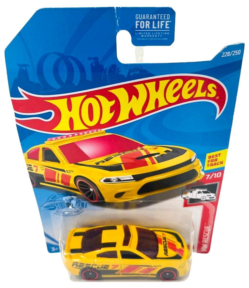 ‘15 DODGE CHARGER SRT 7/10 HW RESCUE 1:64 Scale 2020 Hot Wheels #228-BRAND NEW