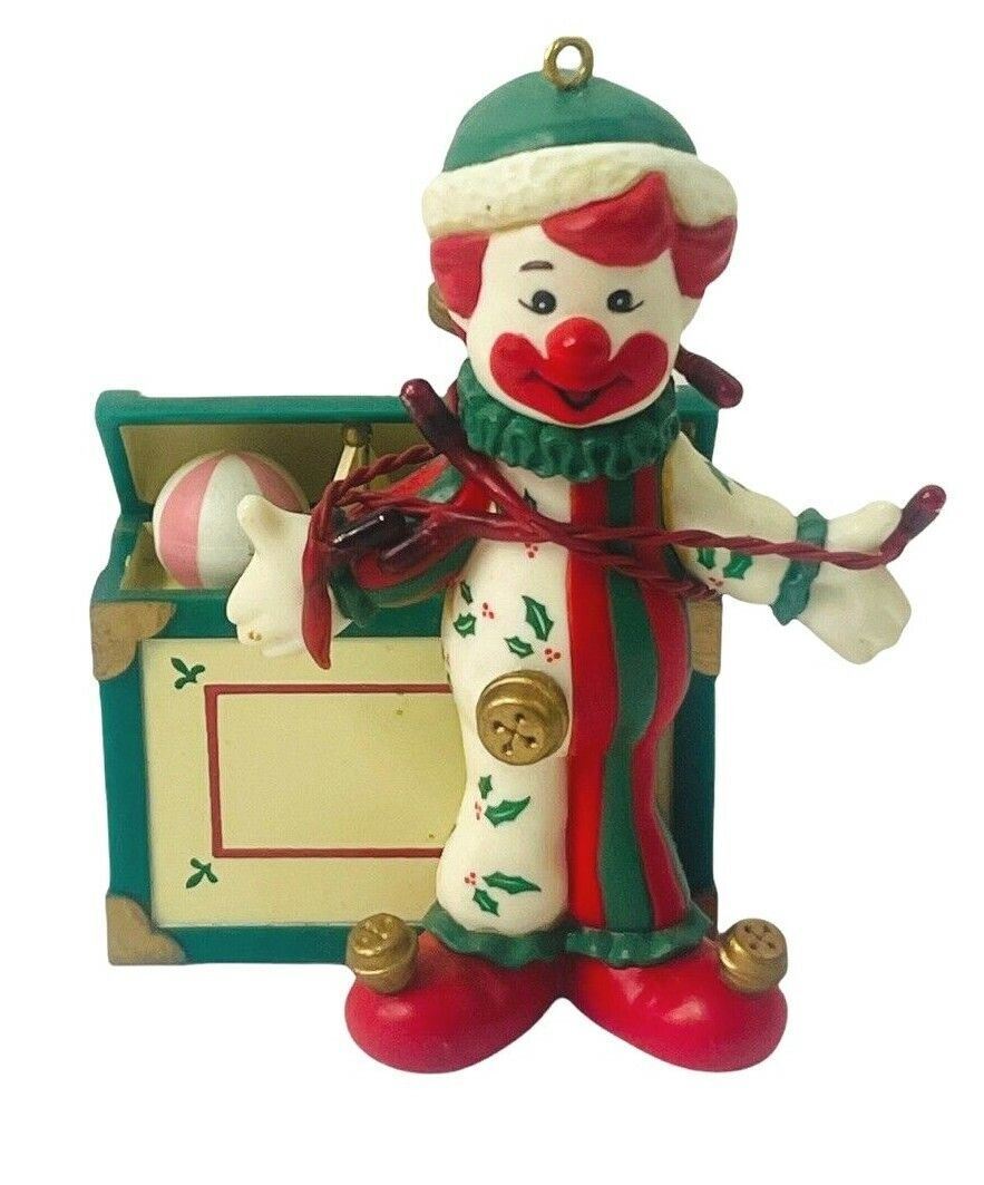 LOT of 2 PORCELAIN CLOW - CLOWN UNDER THE MOON & CLOWN W/TOYBOX VINTAGE