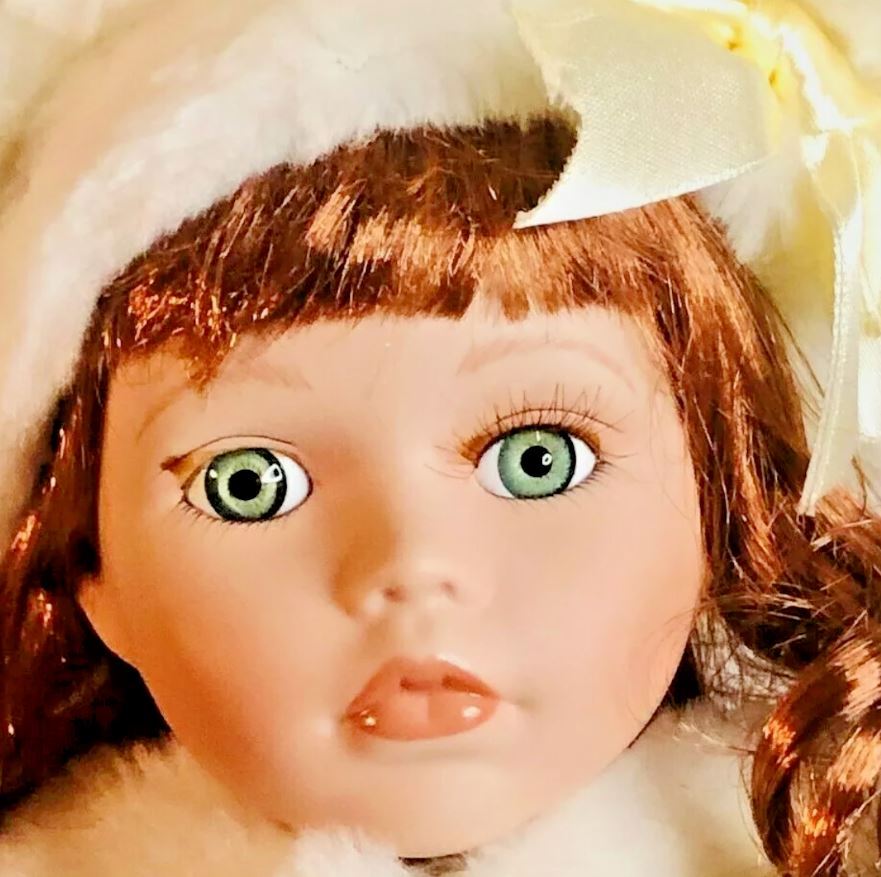 Limited Edition Porcelain Doll 2001 Emily Elizabeth w/Long Curly Hair Design PS