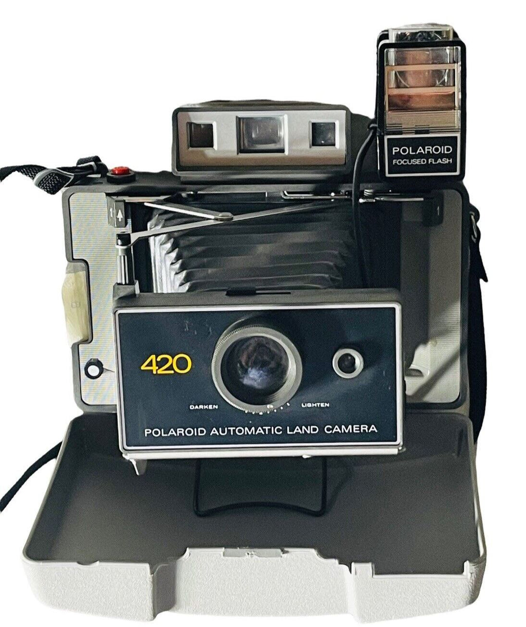 Polaroid Automatic Land Camera 420~Focus Flash~SelfTimer~Original Casing ~ VINTA