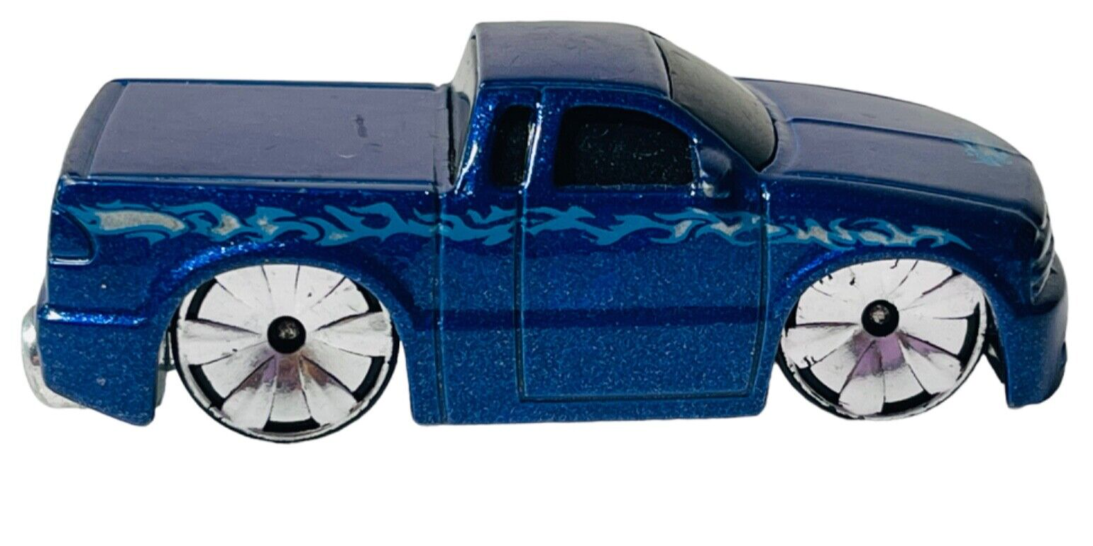 Mattel Chevy Truck S-10 - Scale: 1/64 - Blue w/Sea Blue Accents Hot Wheels 2003 