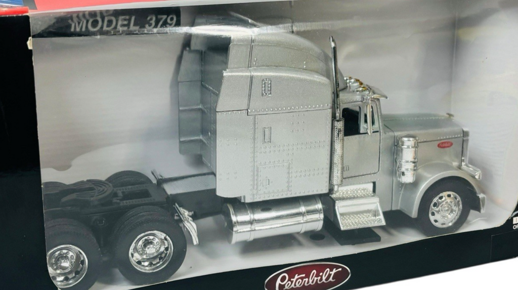 NEW-RAY Peterbilt Semi Truck 1:32 Die-Cast Scale, Color: Silver3