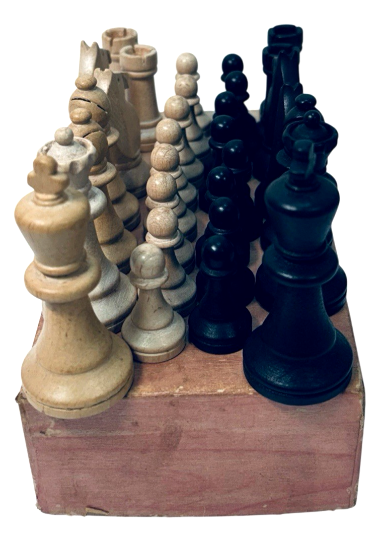 Vintage W.C. Horn Bro. & Co. Chessmen One Set No. A2 Complete with Original Box4