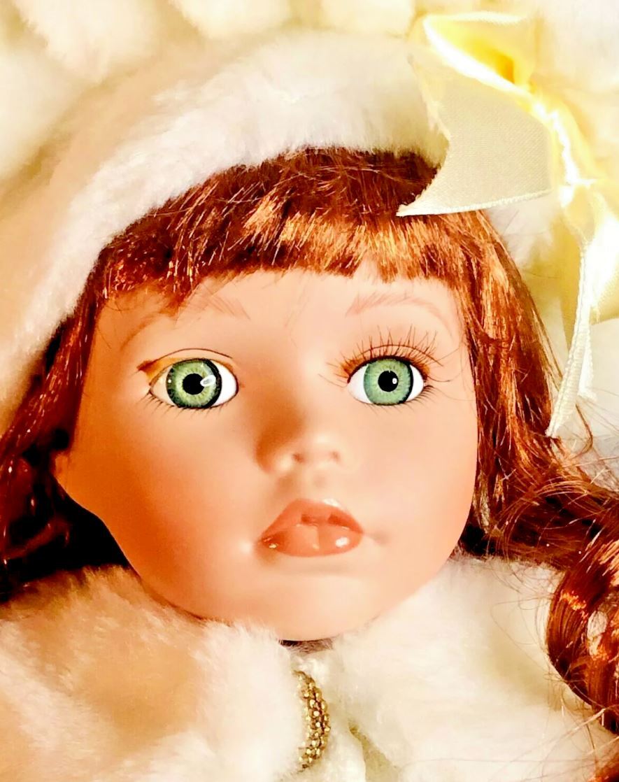 2001 Limited Edition Porcelain Doll Emily Elizabeth w/Long Curly Hair Design PS