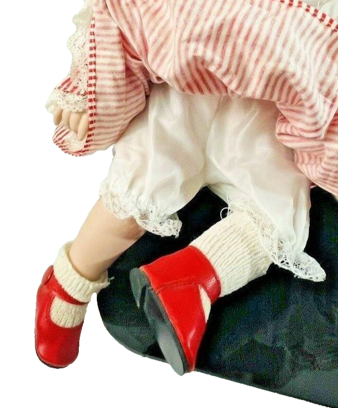 2002 HERITAGE SIGNATURE Porcelain Doll 16" W/CURLY BLONDE HAIR-BRIGHT BLUE EYES 3