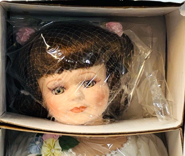 Vintage The Heritage Signature Porcelain Collector Ballerina Doll 16'' & Teddy2