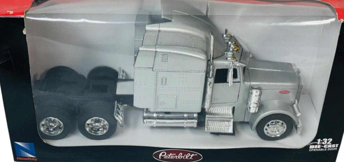 NEW-RAY Peterbilt Semi Truck 1:32 Die-Cast Scale, Color: Silver2
