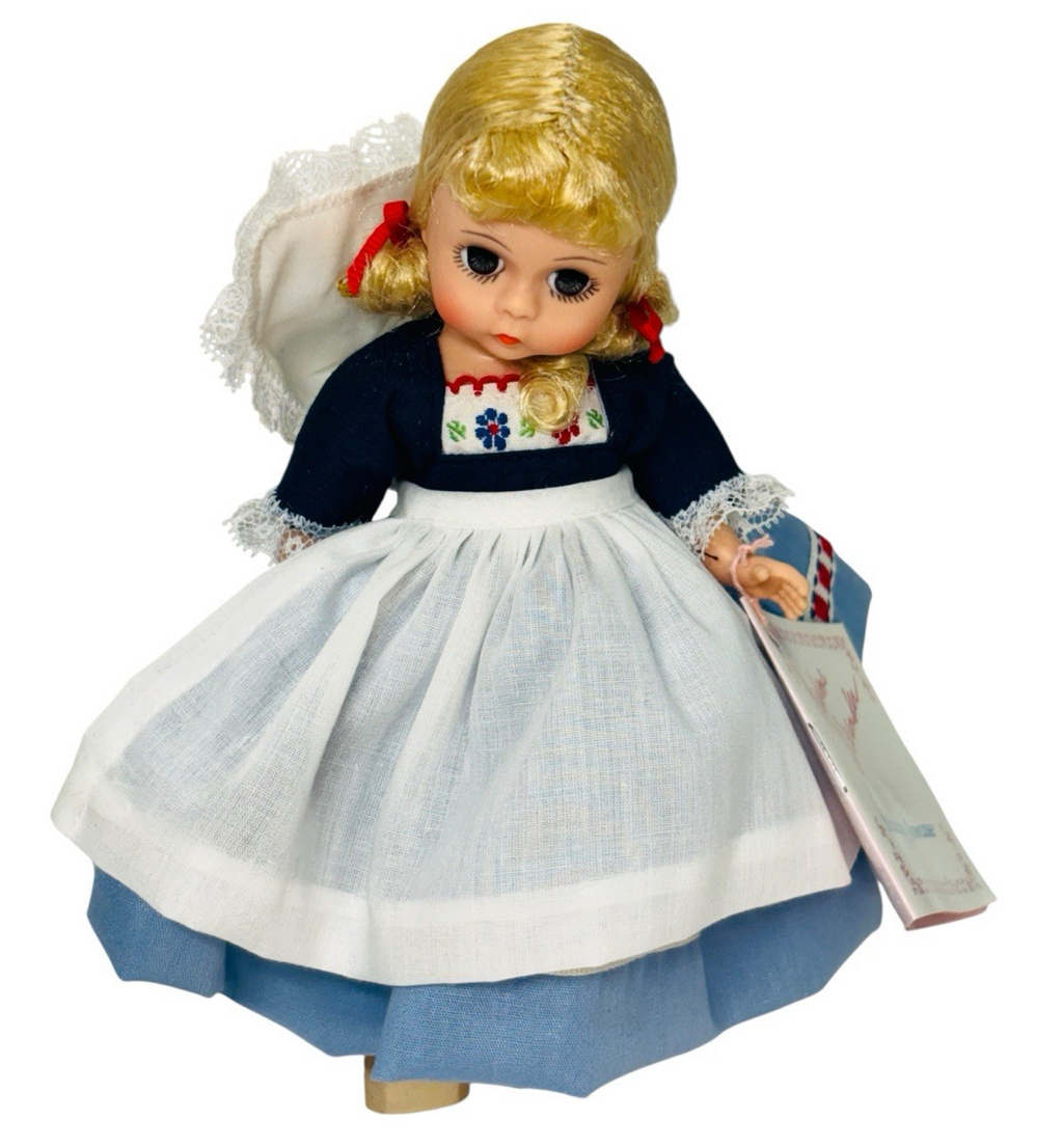 1987 Madame Alexander 8” Doll Netherlands 581 Blonde Girl in Dutch Attire.5