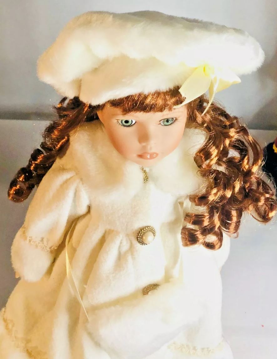 2001 Limited Edition Porcelain Doll Emily Elizabeth w/Long Curly Hair Design PS