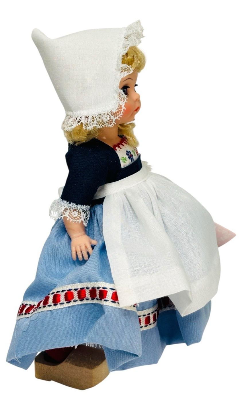 1987 Madame Alexander 8” Doll Netherlands 581 Blonde Girl in Dutch Attire.3