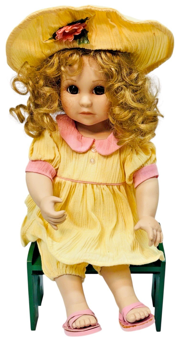Darling Daisy" Porcelain Doll Artist Joyce Reavey Georgetown Collection w/COA1
