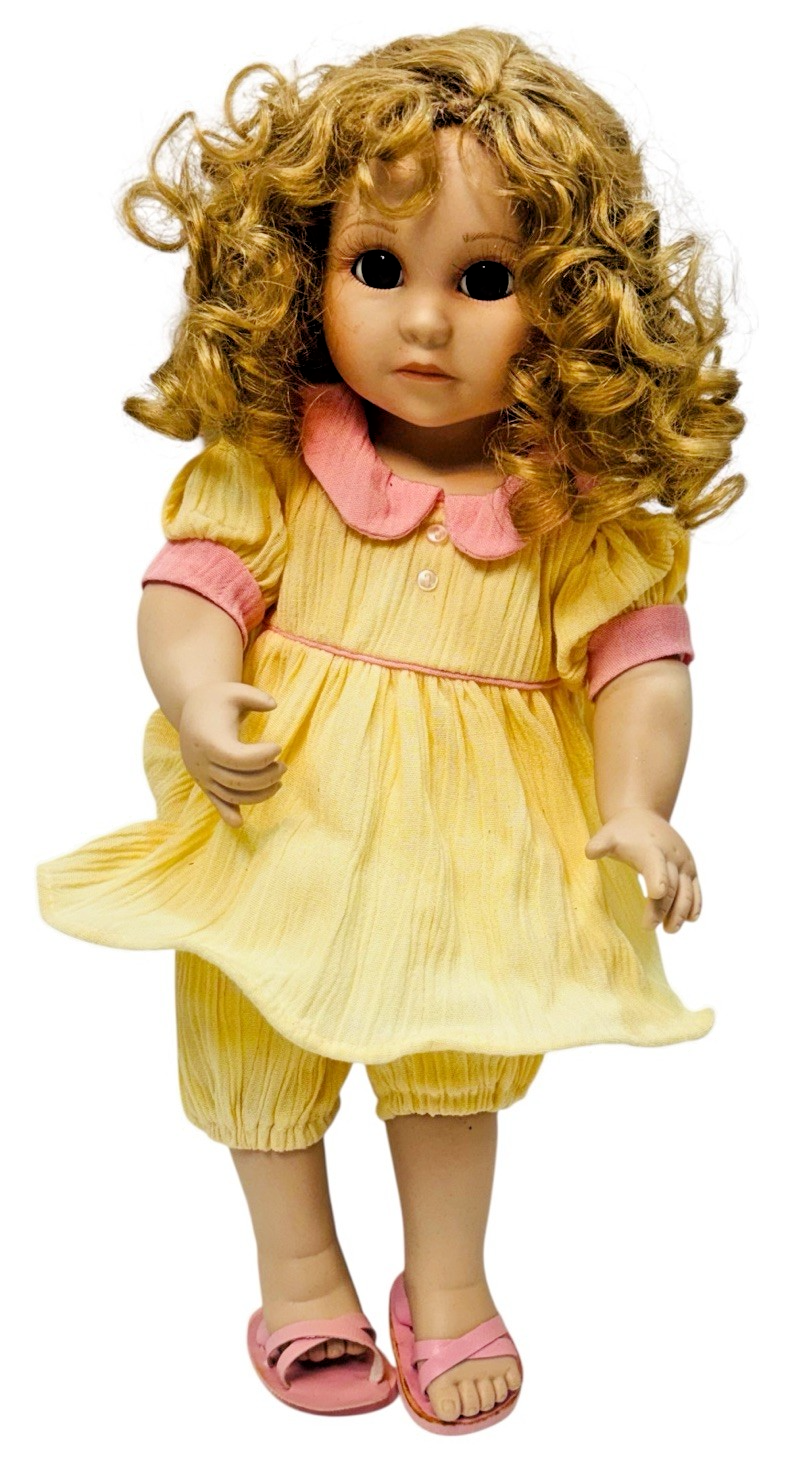 Darling Daisy" Porcelain Doll Artist Joyce Reavey Georgetown Collection w/COA2